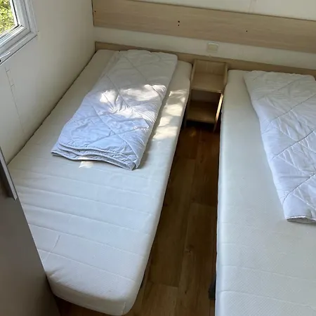 Luxueuze Stacaravan 4pers Met Terras En Tuintje Σπίτι διακοπών *